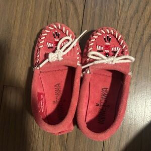 Minnetonka Kids' Pink Moccasins